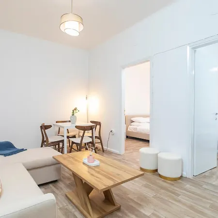 Mainavenue Living Local Apartment Thessaloniki